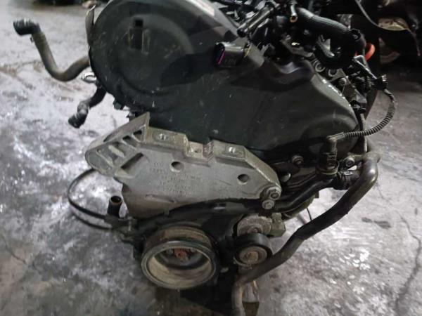 MOTEUR 1.6TDI CAY VAG  - Vue 4